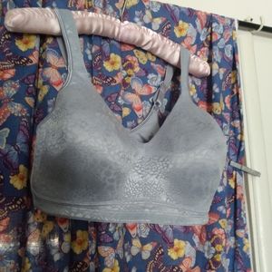 Brand NEW       38 DD Playtex bra